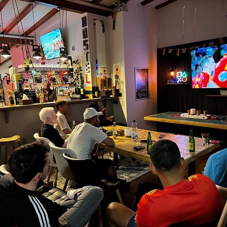 Hostel Mannheim Exterior photo Sky Sports broadcast of the 2019 Tour de France