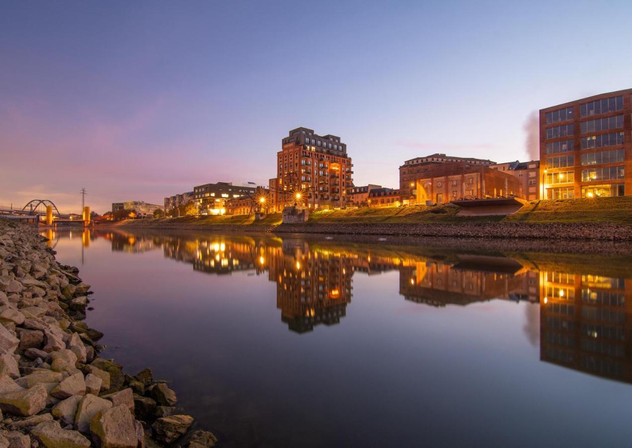 Hostel Mannheim Exterior photo The River Lagan at dusk