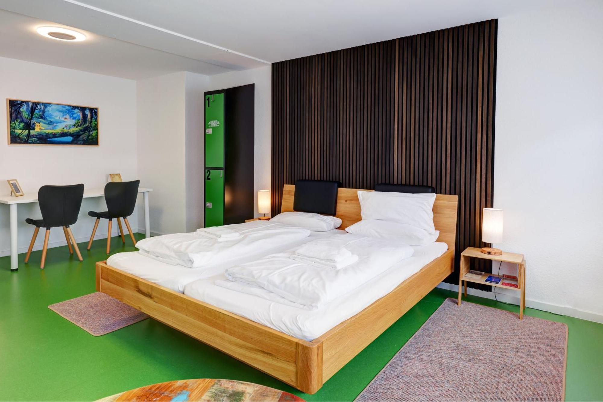 Hostel Mannheim Exterior photo A room at the hotel